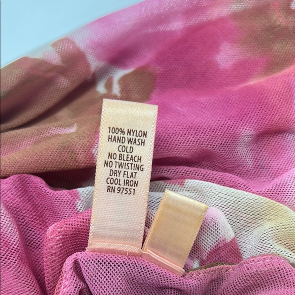 Floral Pink Sleeveless Top - Picture 6 of 6